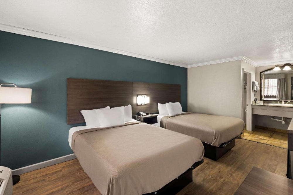 Quality Inn Image 13