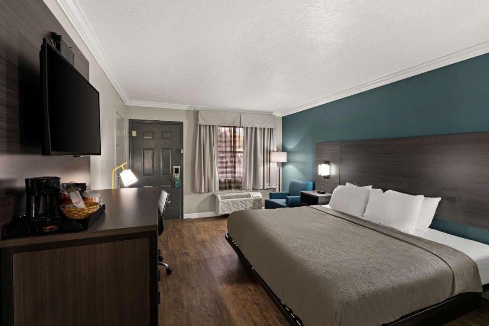 Quality Inn Image 15