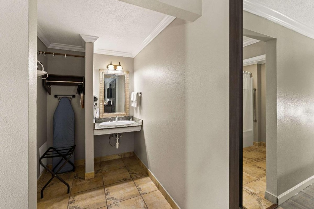 Quality Inn Image 17