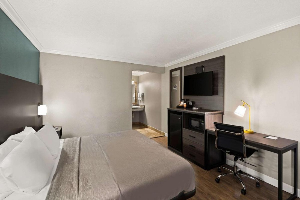 Quality Inn Image 18