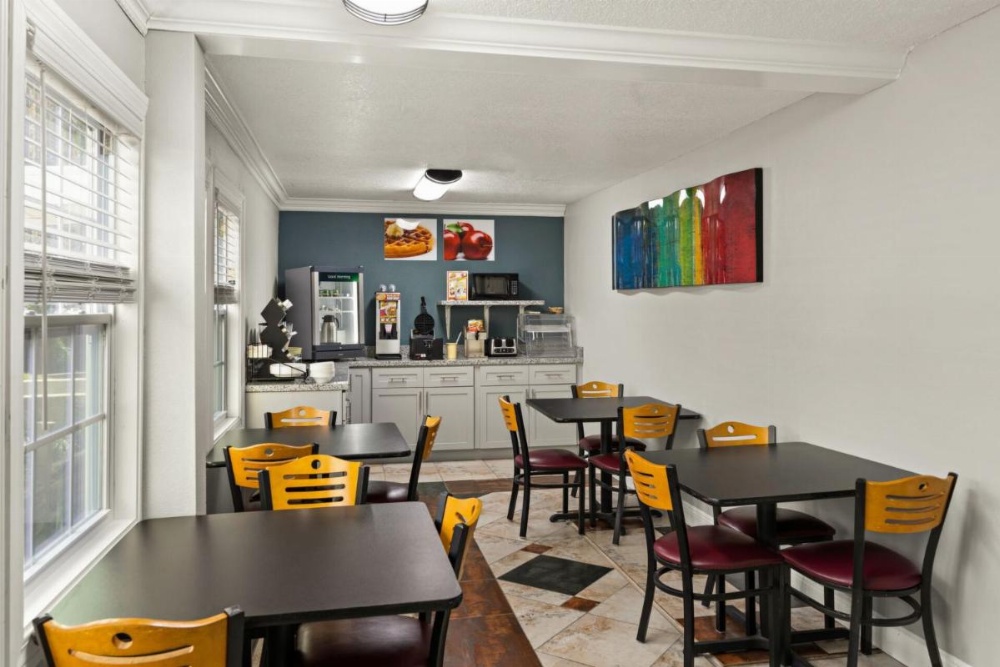 Quality Inn Image 36