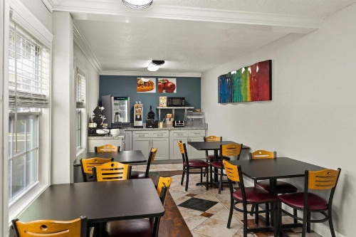 Quality Inn image 36