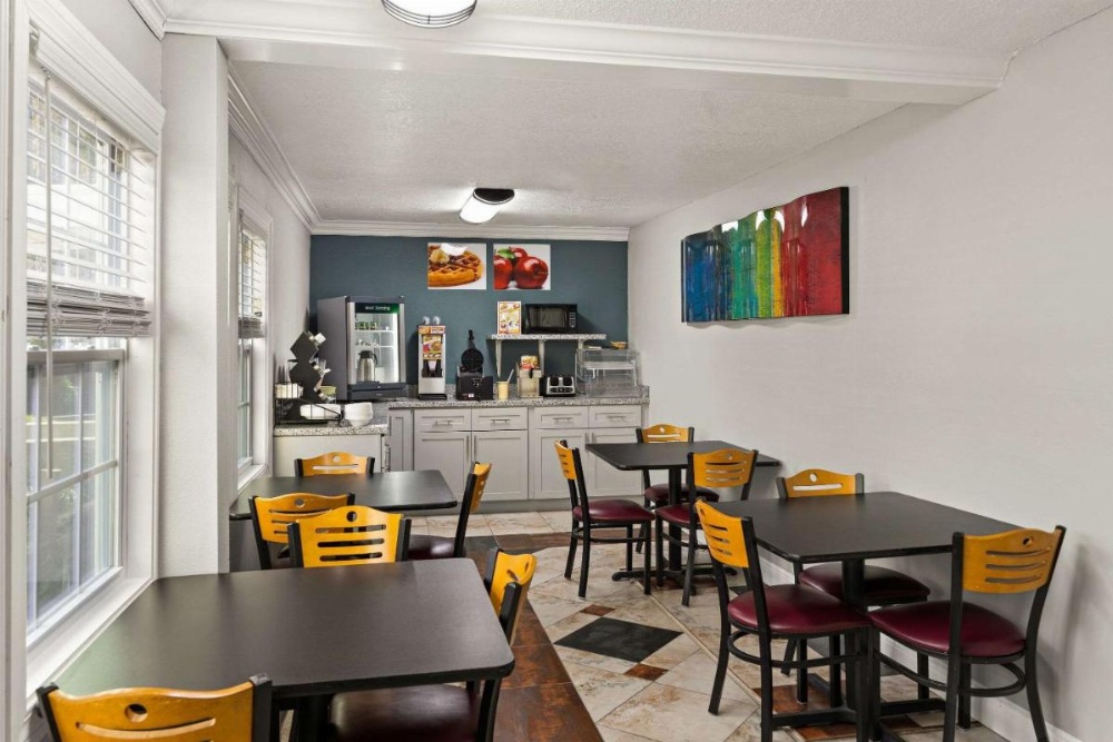 Quality Inn Image 43